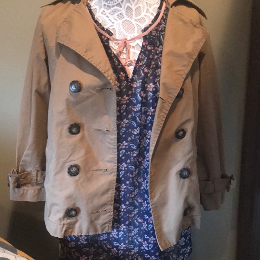 VGW-Old Navy Tan Short Trench Coat